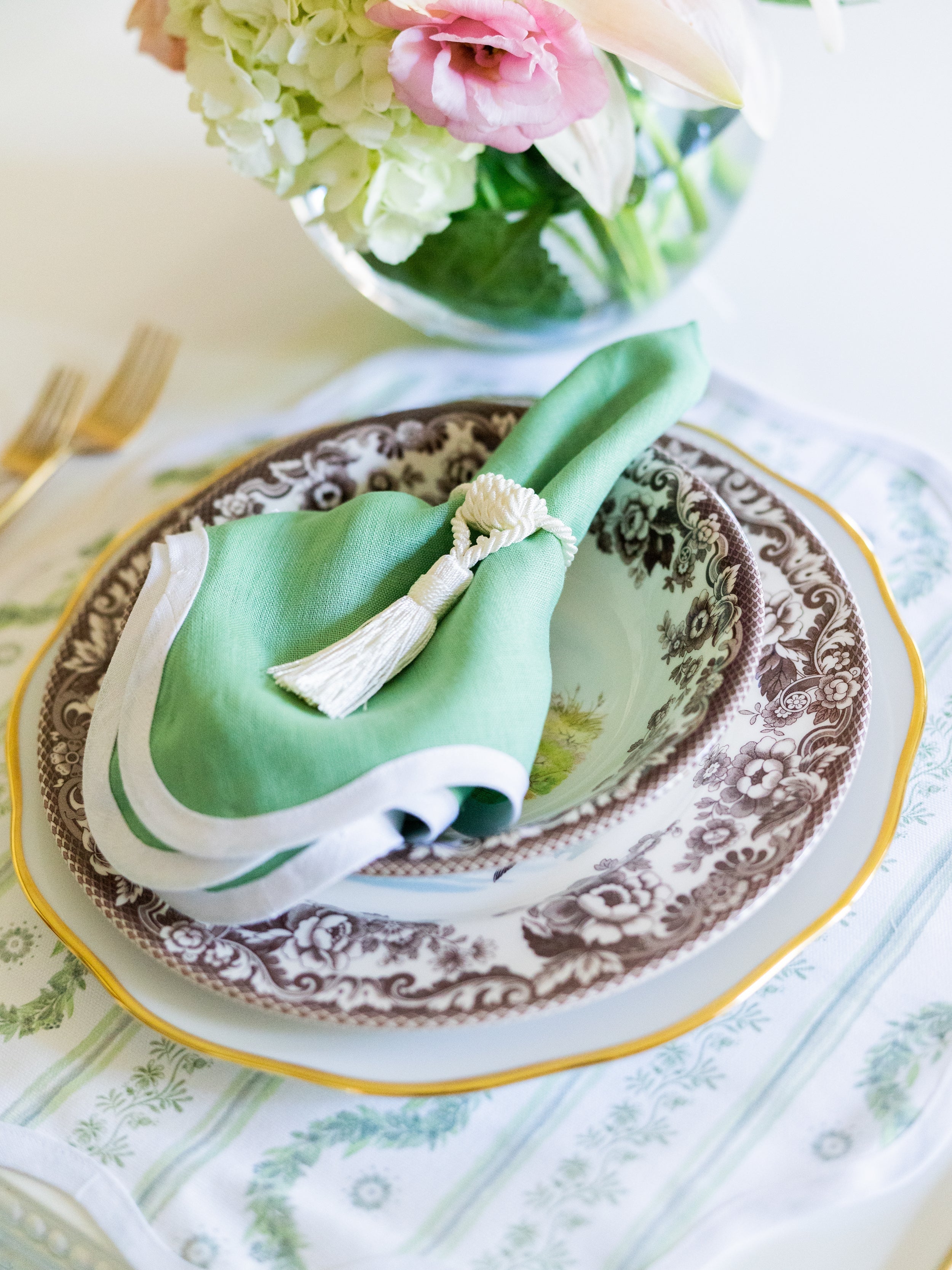 Linen Scalloped Square | Garden Green