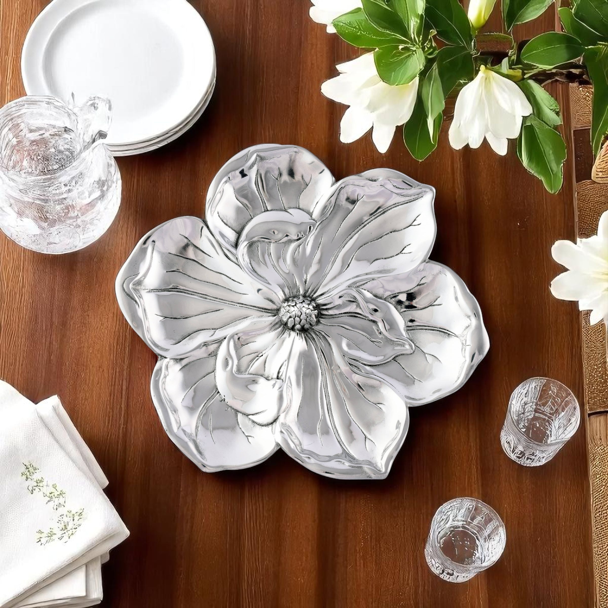 11" Magnolia Blossom Tray