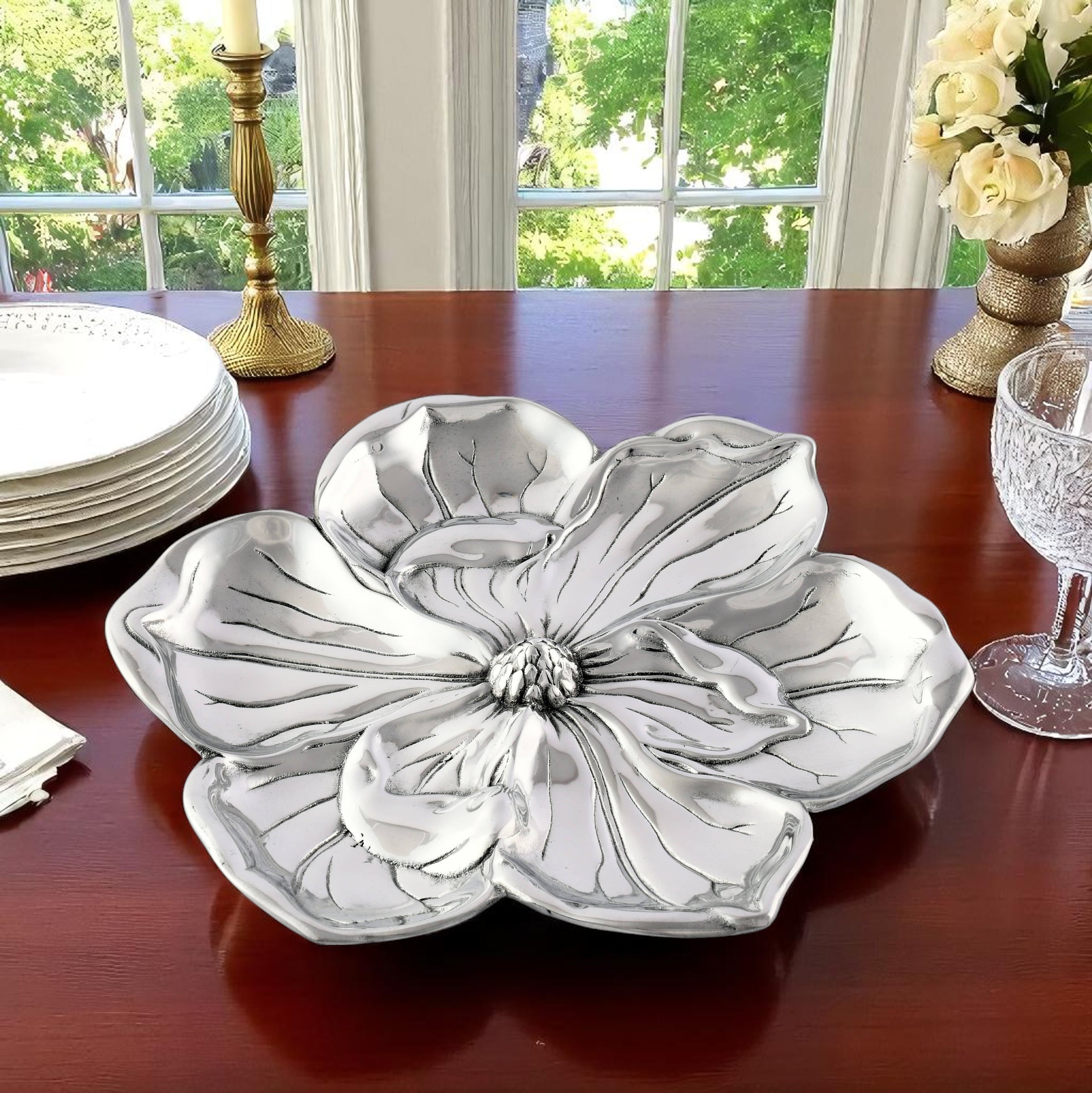 11" Magnolia Blossom Tray