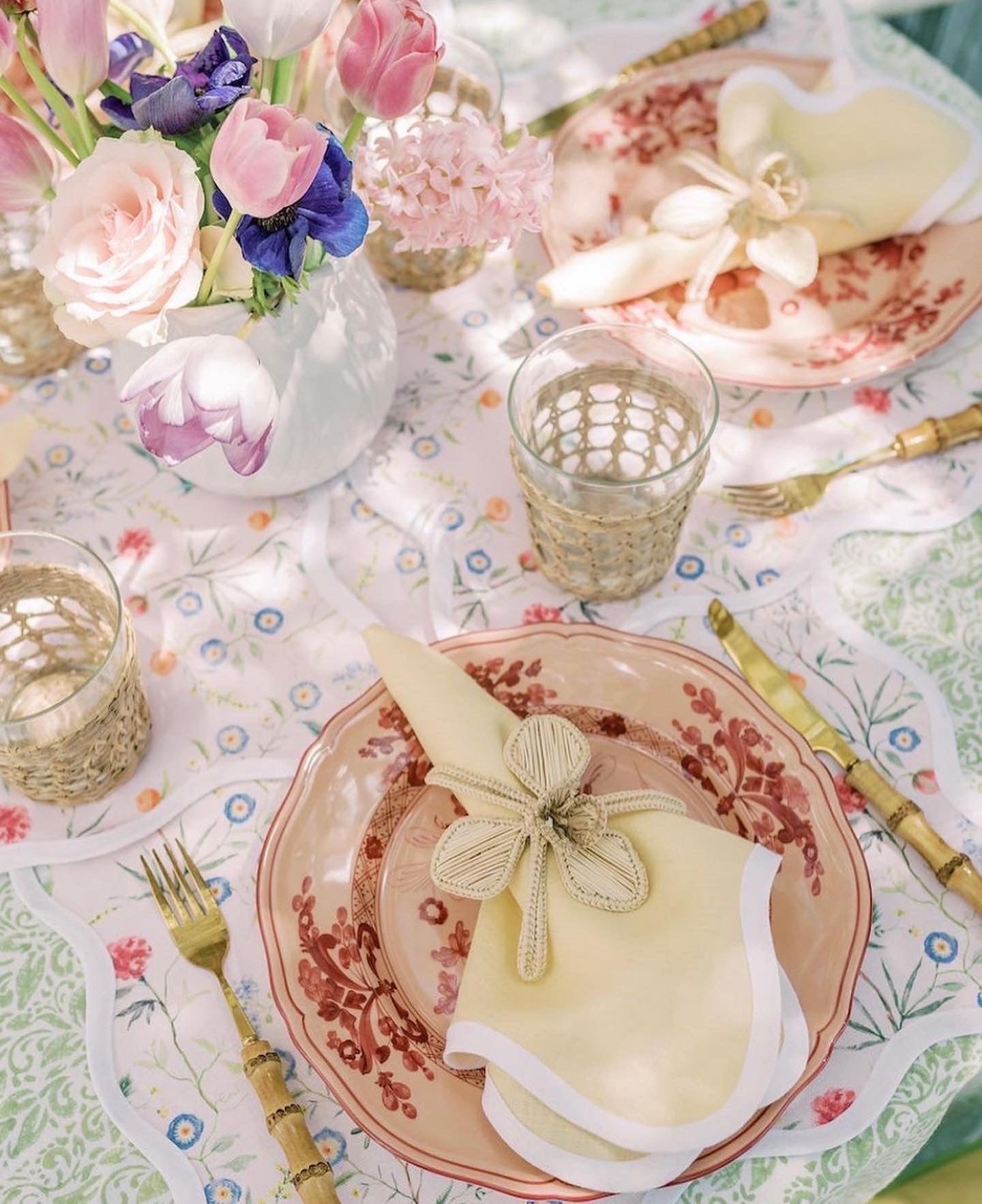 Linen Scalloped Square | Buttercup Yellow