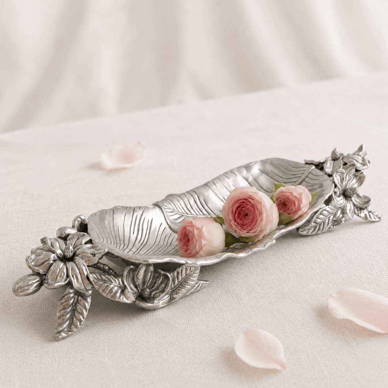 Magnolia Centerpiece Tray