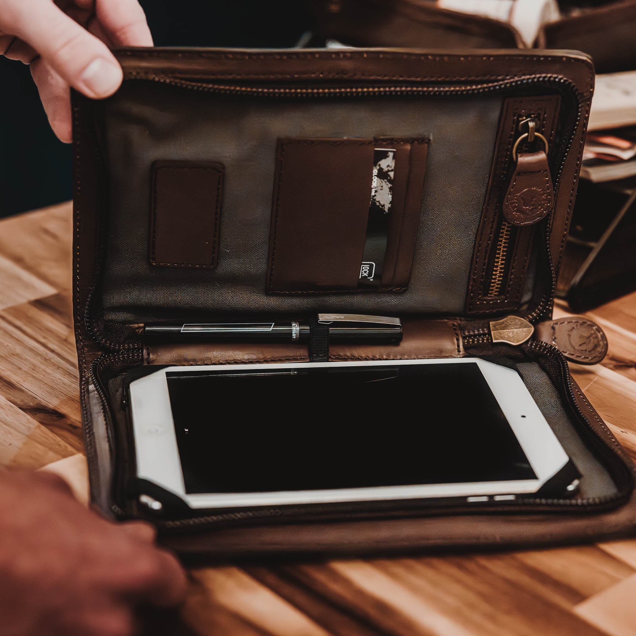 ESSENTIALS EDC PADFOLIO