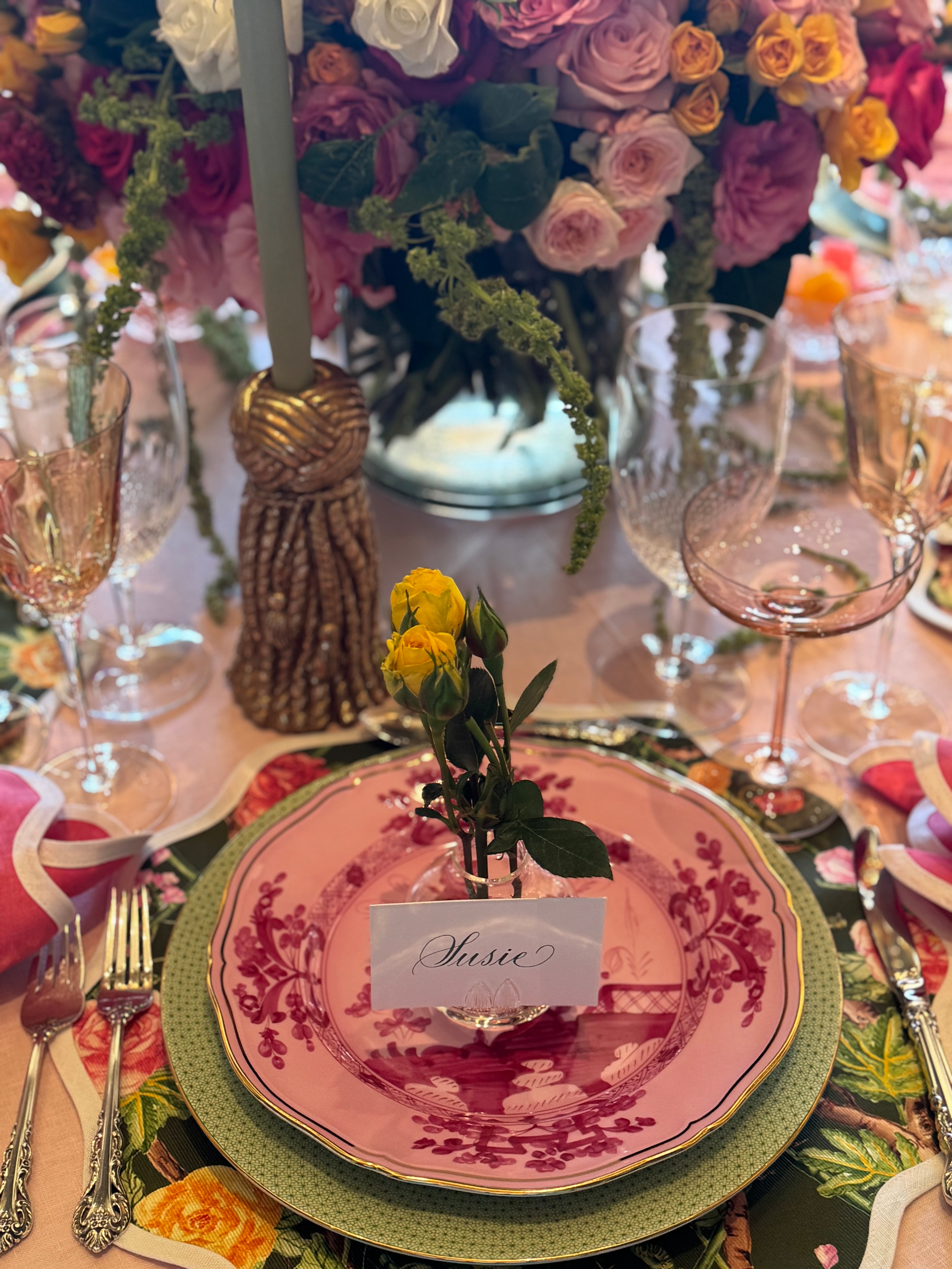 Round Scalloped Placemat | Climbing Roses - Moss