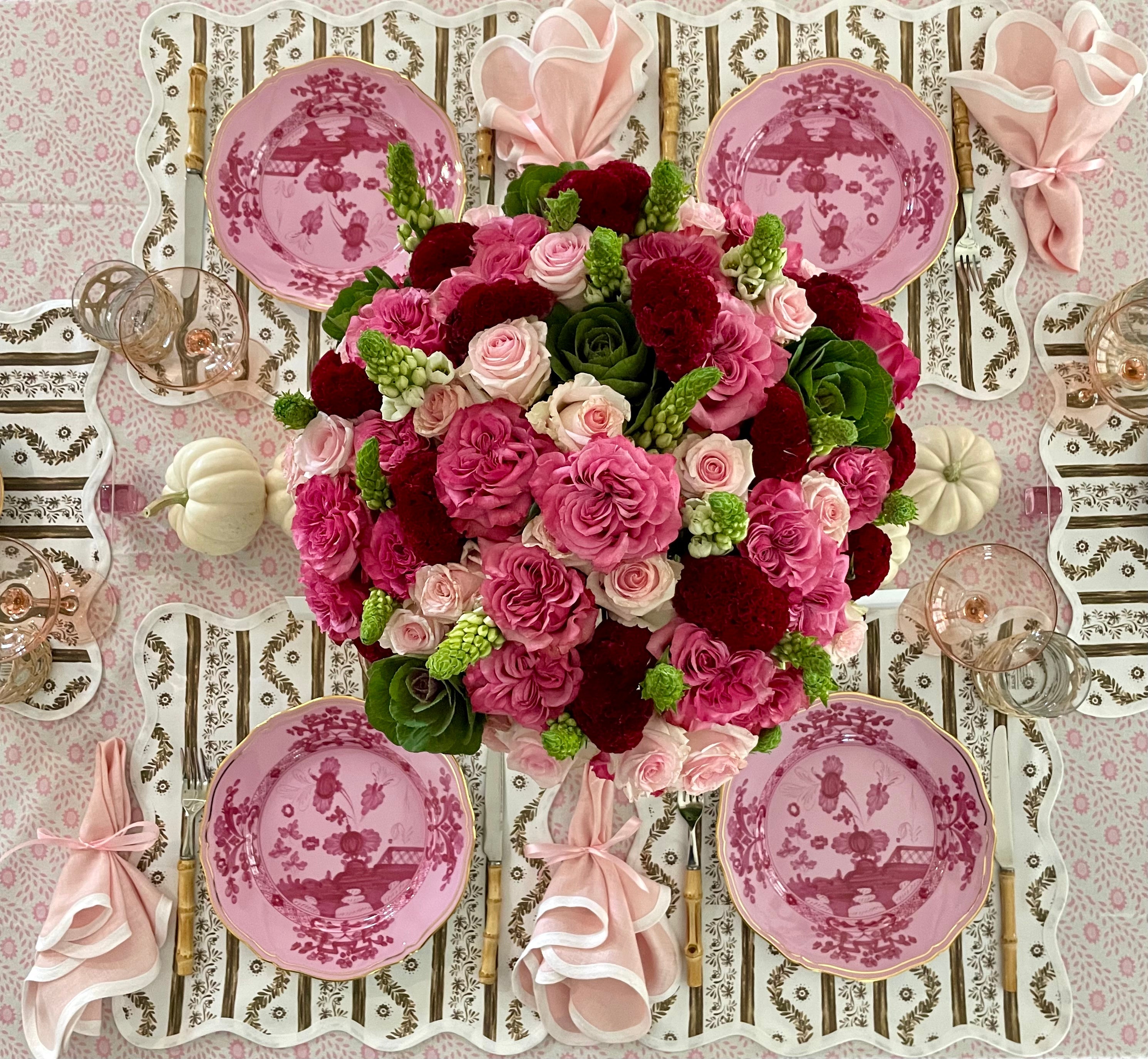 Square Scalloped Placemat | Boxwood Garden - Espresso