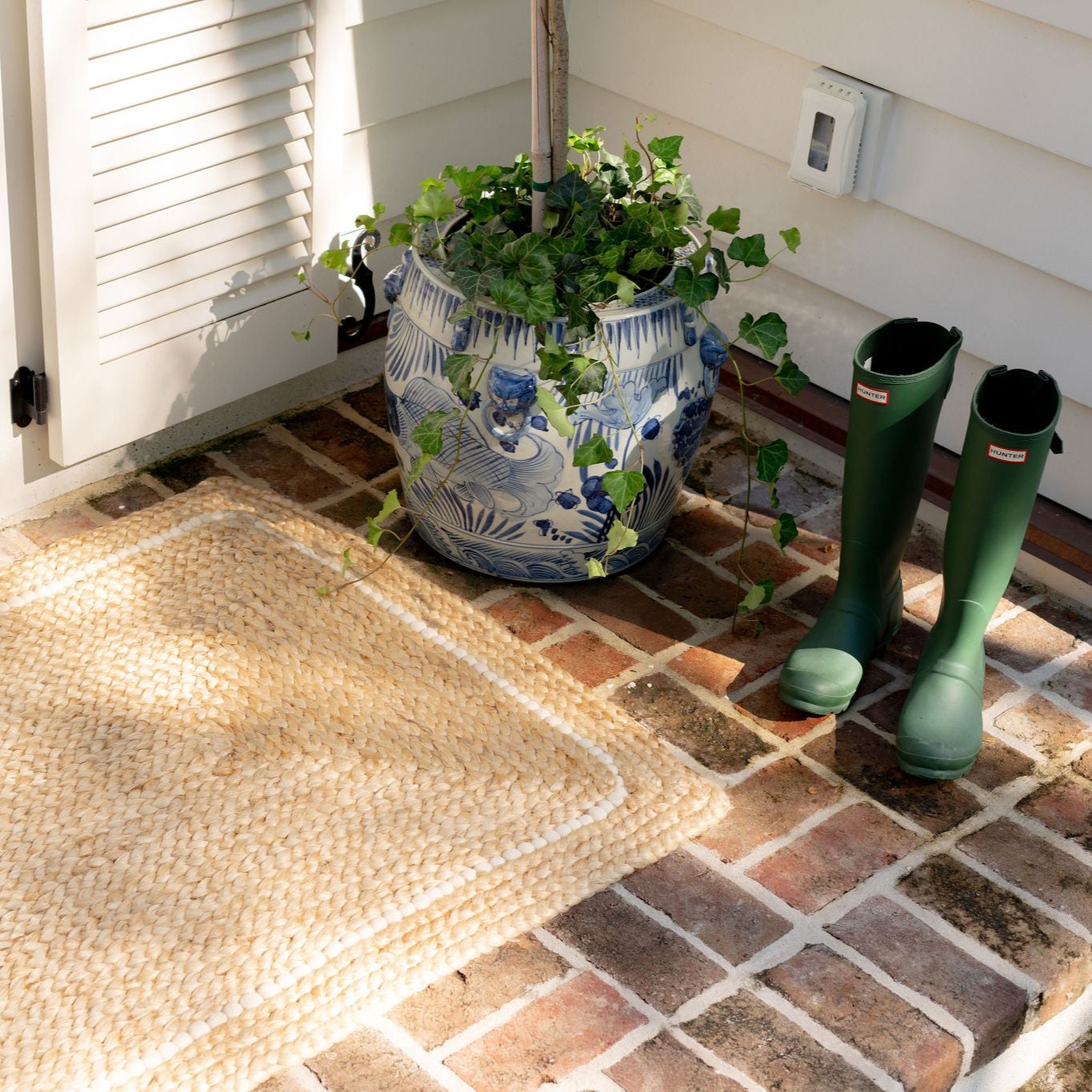 Braided Jute Doormat with Hand-spun Wool Accents