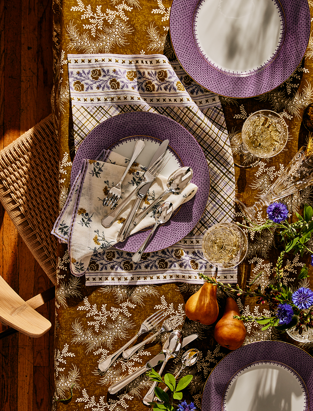 Plum Lace Service Plate