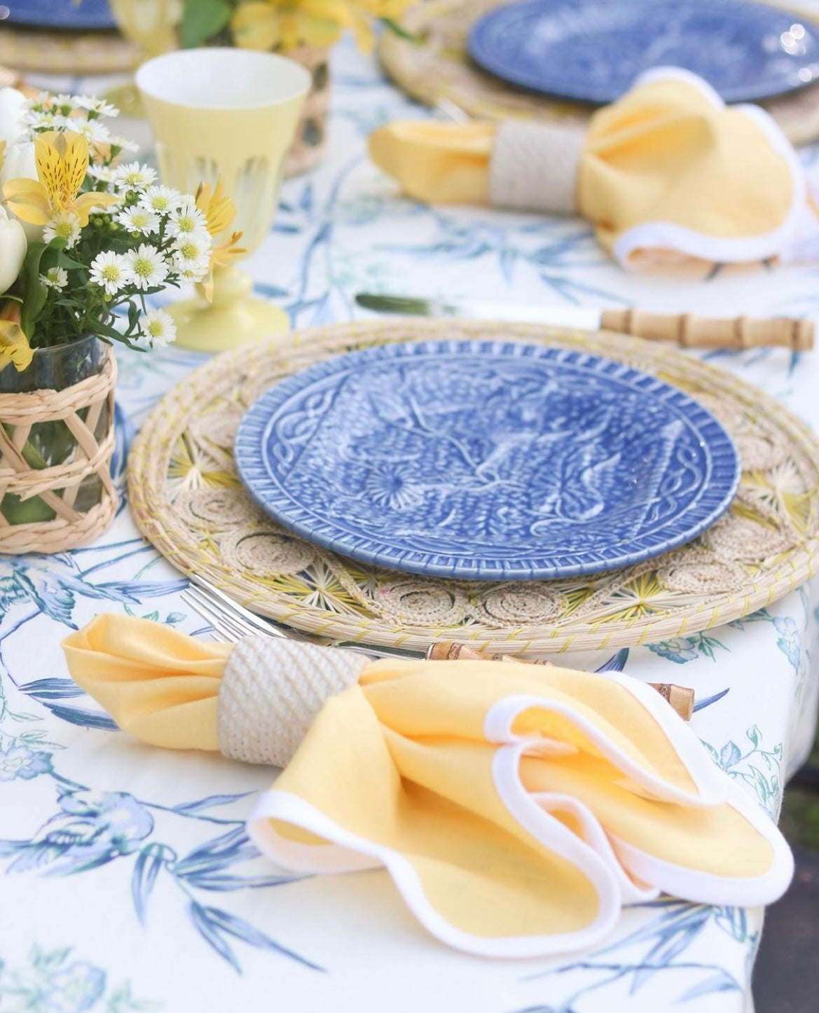 Linen Scalloped Square | Buttercup Yellow