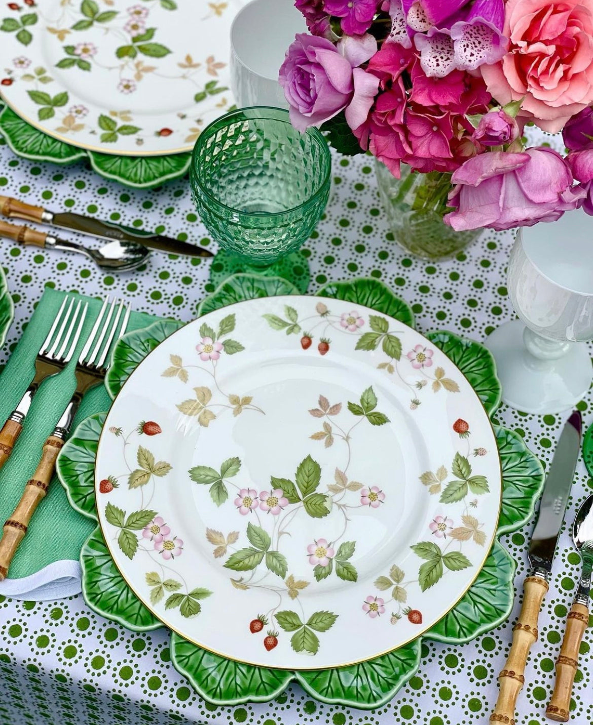 Linen Scalloped Square | Garden Green