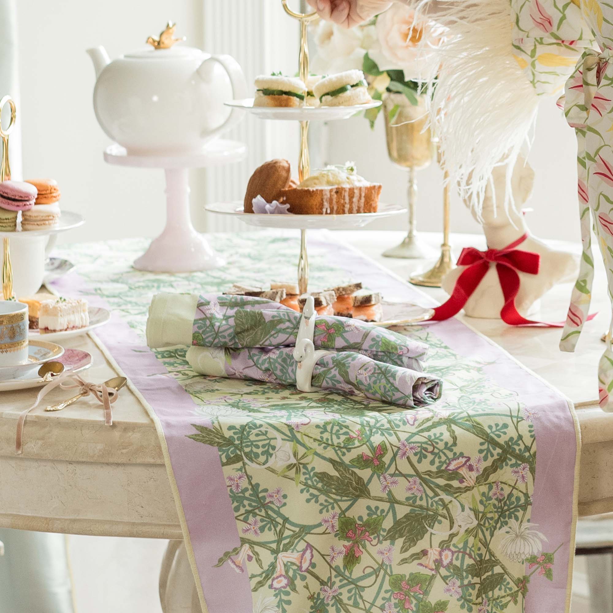 Garden Club Table Runner