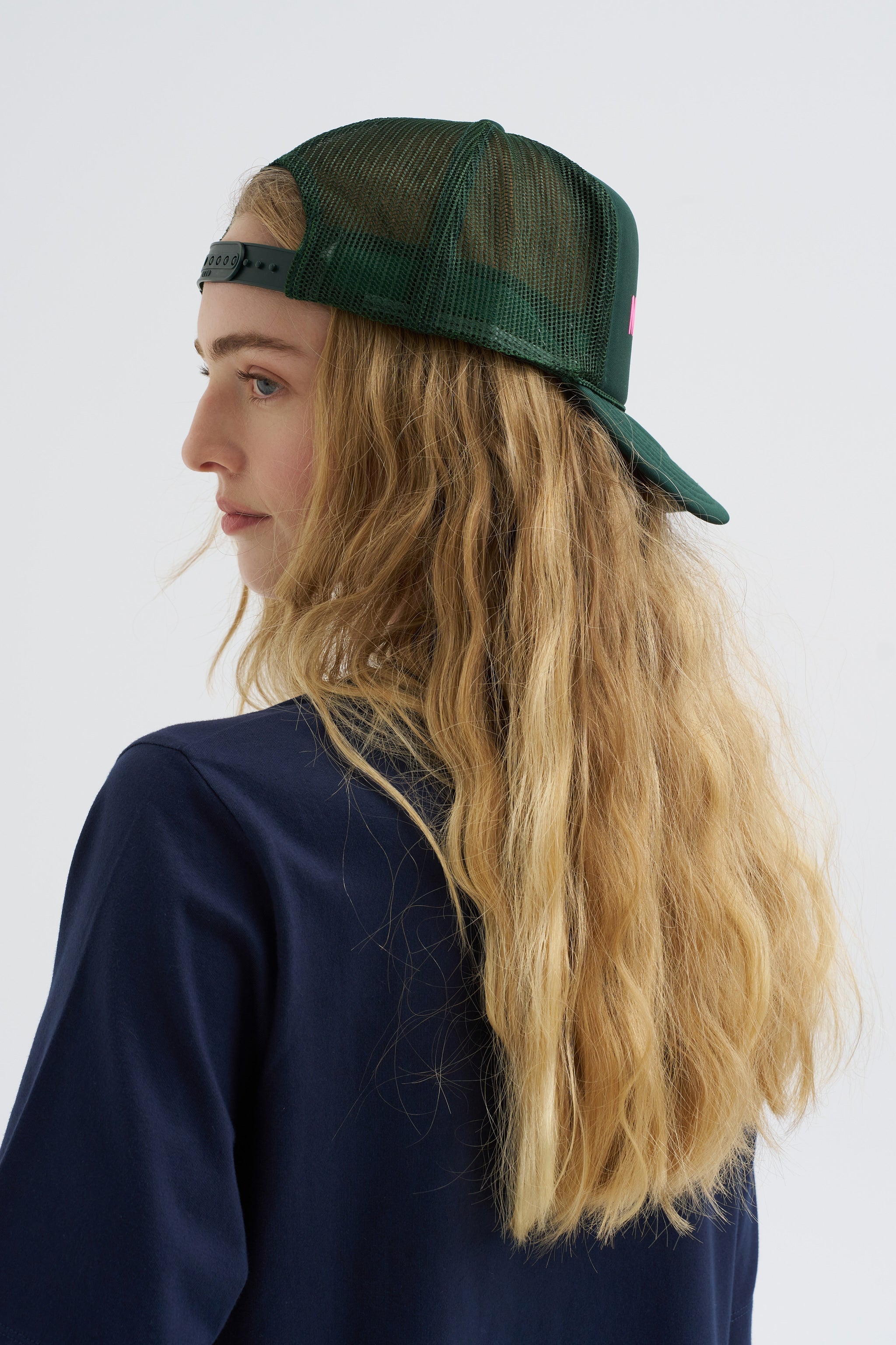 MOLYAN Trucker Hat