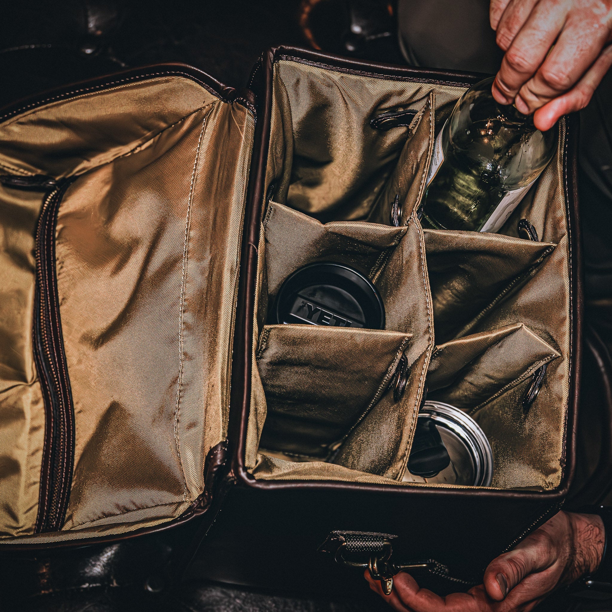 DISTILLER'S TRAVEL CASE