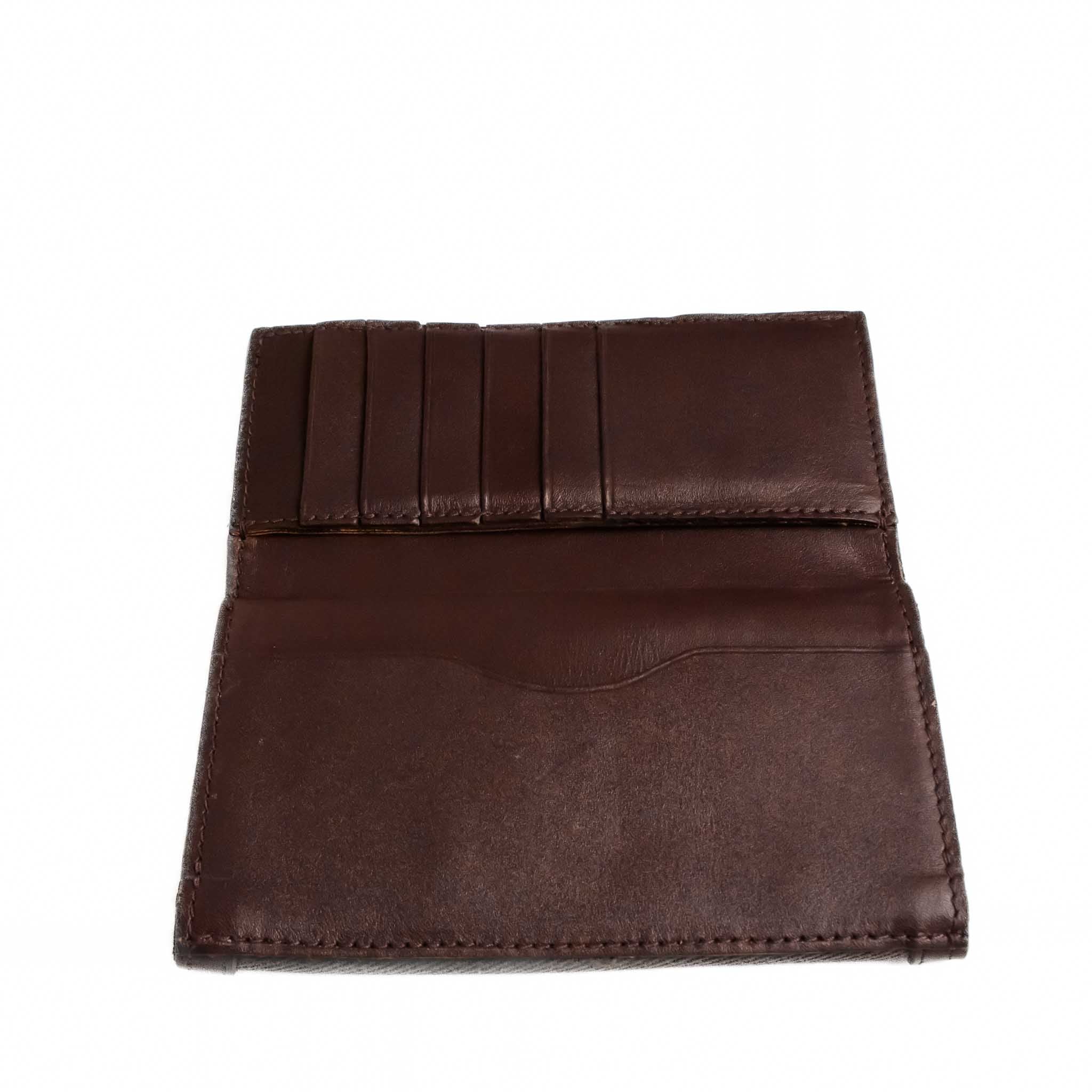ESSENTIALS COAT WALLET