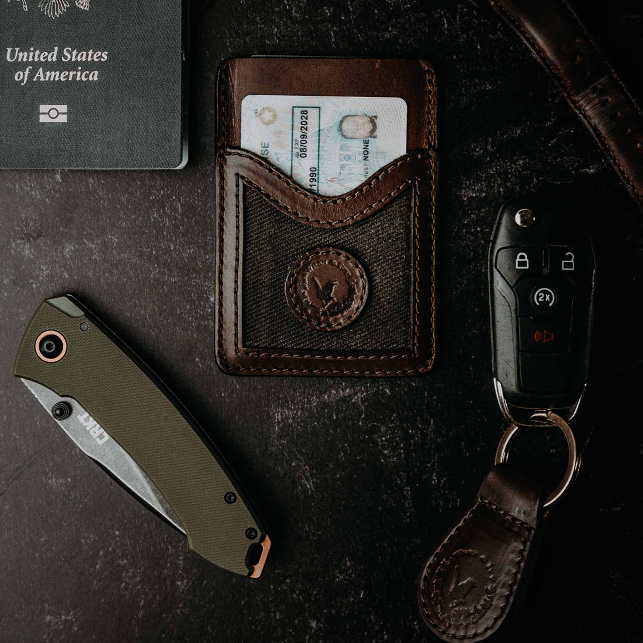 ESSENTIALS CARD HOLDER