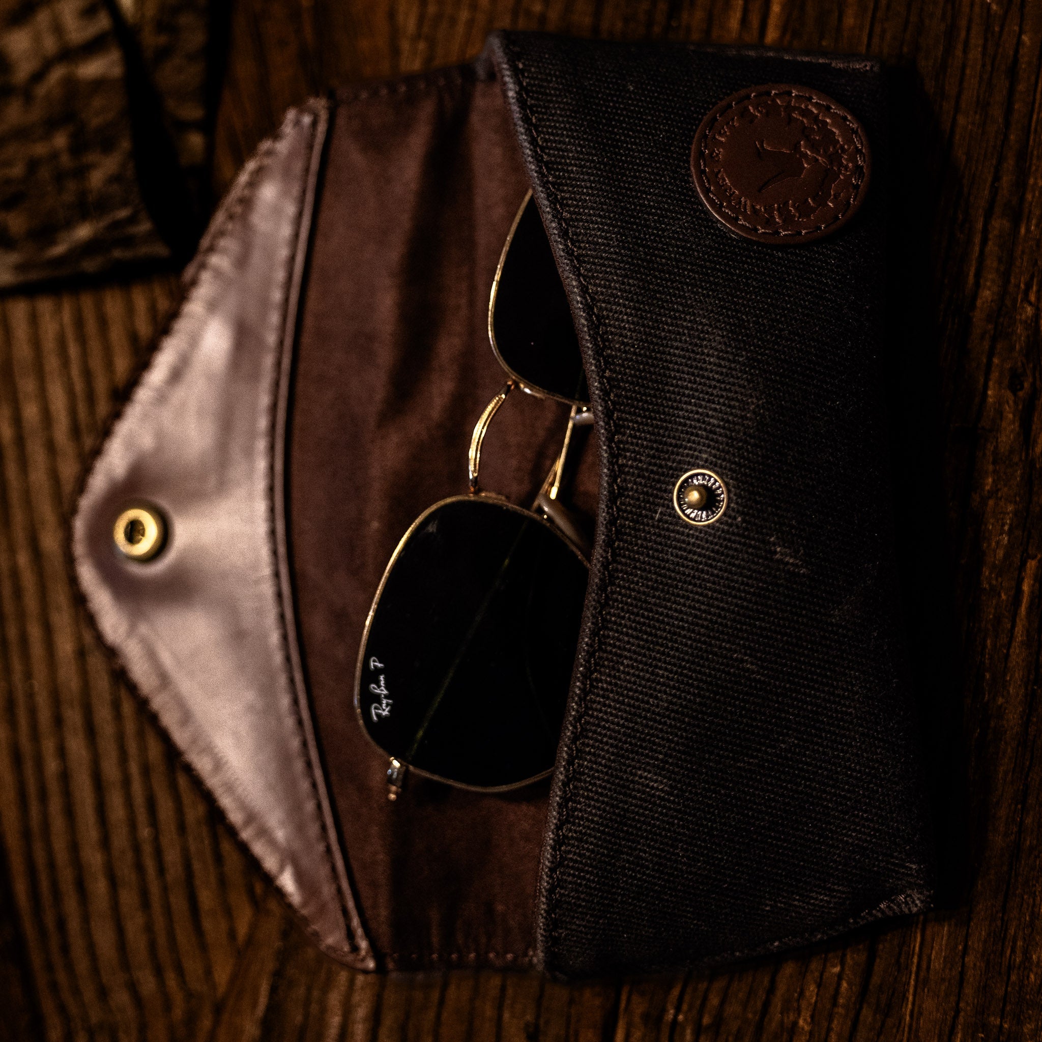 ESSENTIALS EYEWEAR CASE